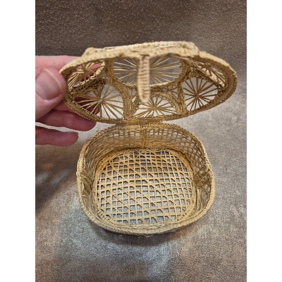 Vintage Folk Art Boho Small Woven Treasure Trinket Box Sweet Grass & Wire - Picture 13 of 16